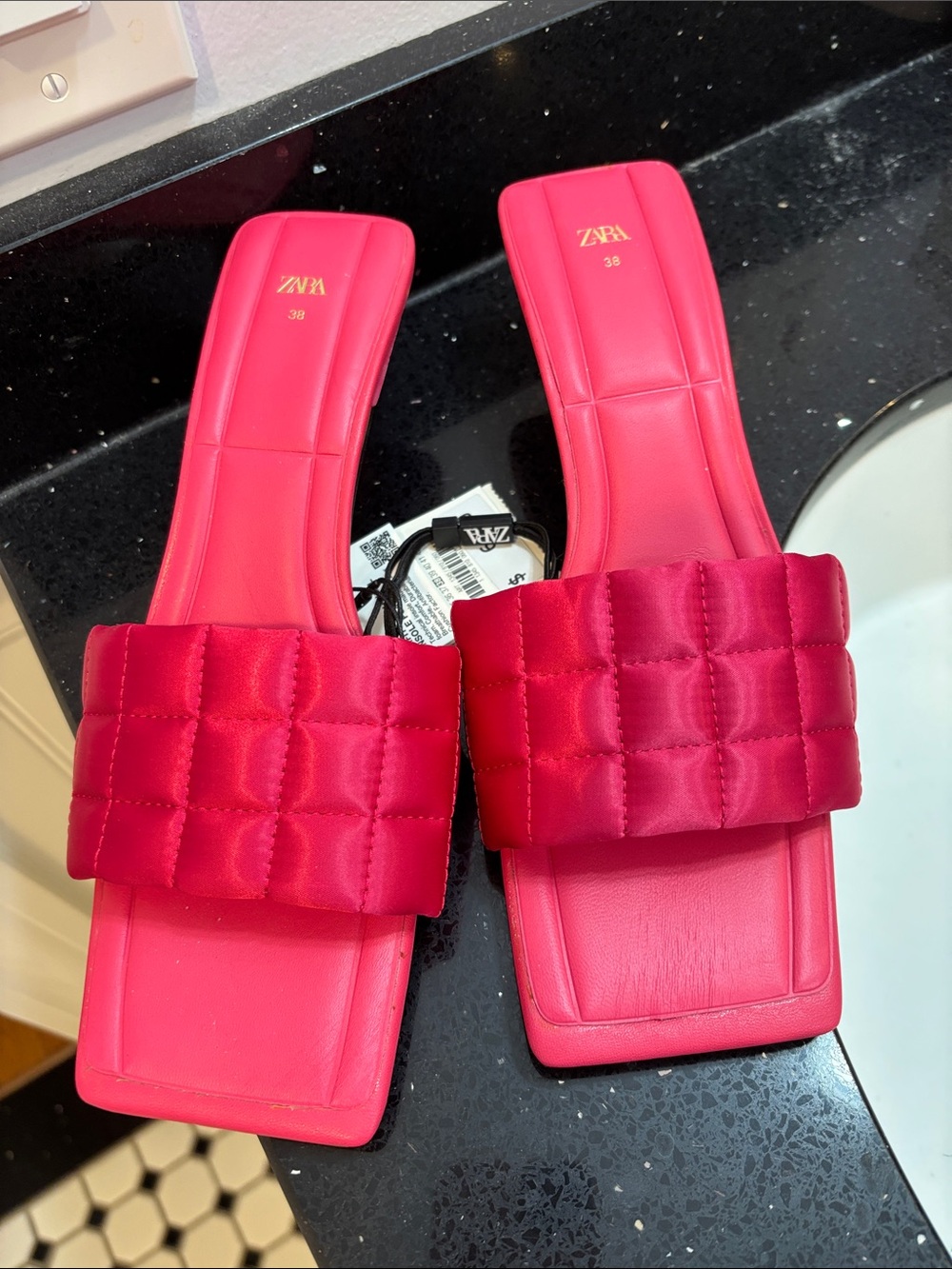 NWT Zara Quilted Slide Sandals in Vibrant Pink